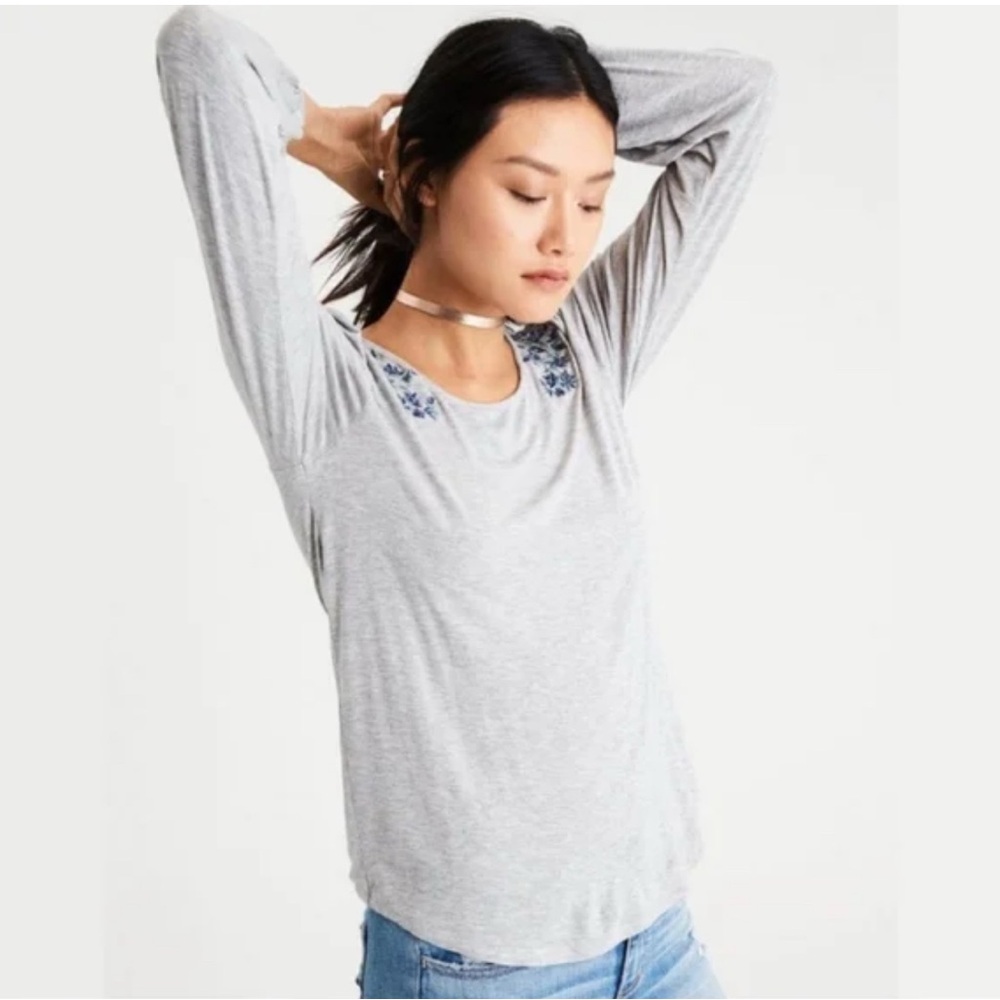 American Eagle Outfitters Gray Relaxed Long Sleeve Tee